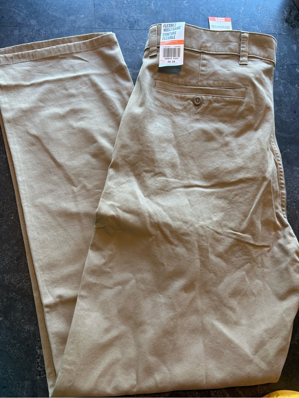 Dockers Men's Khaki/Tan Classic Chino Pants